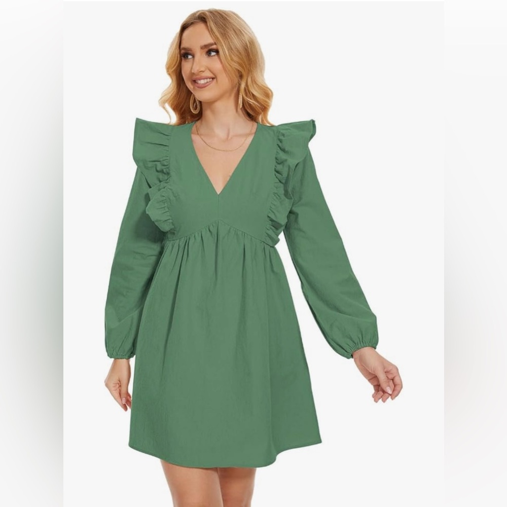 Fancyinn Elegant Green Garment
0040 - Picture 1 of 9